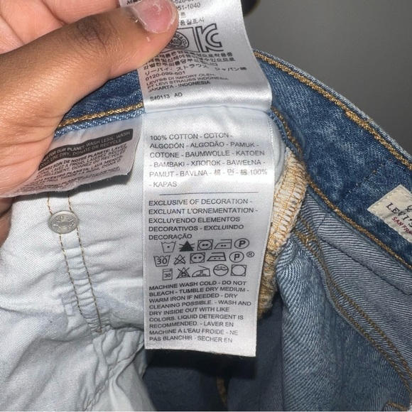 Levi’s 501 Wedgie Fit Medium Wash Skinny Jeans - Picture 7 of 7